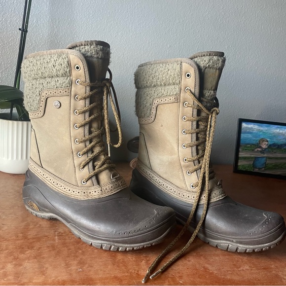 The North Face snow boots - Picture 3 of 5